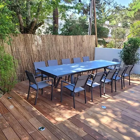 Nyaraló Agreable Climatisee Avec Piscine, 12 Personnes *