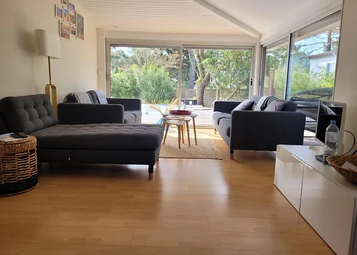 Agreable Avec Piscine, 12 Personnes * アルカション